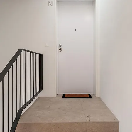 Stylish 2-bedroom In Lisbon