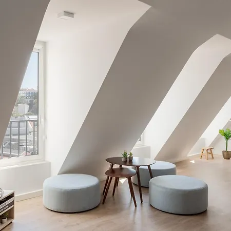 Stylish 2-bedroom In Apartment