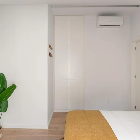 Stylish 2-bedroom In Apartment Lisbon