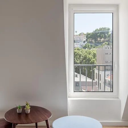 Apartment Stylish 2-bedroom In Lisbon