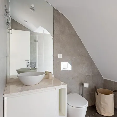 Stylish 2-bedroom In Lisboa