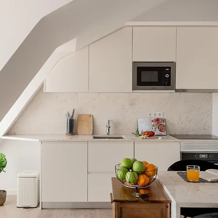 Stylish 2-bedroom In Lejlighed Lisboa